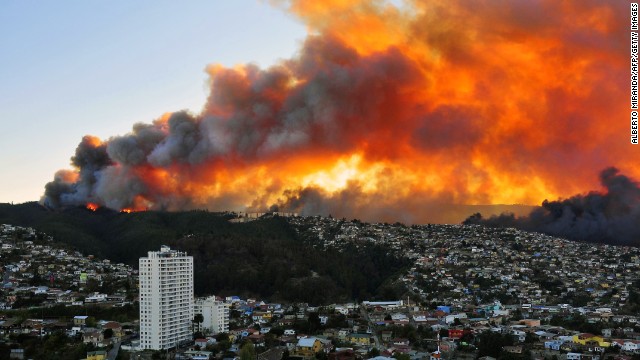 تصاویر/ آتش‌سوزی ویرانگر در شیلی