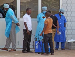 سر بریده هشت فعال مقابله با ابولا در توالت عمومی