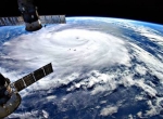 تصویر ماهواره ای طوفان «گونزالو» که روز جمعه به جزایر برمودا رسید (آژانس خبری اروپا)