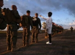 90 سرباز آمریکایی به منظور همکاری با نیروهای مستقر در لیبریا برای مبارزه با شیوع ابولا به مونرویا وارد شدند(رویترز)