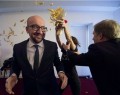 نخست‌وزیر بلژیک مورد حمله چیپسی و سُسی قرار گرفت + تصاویر