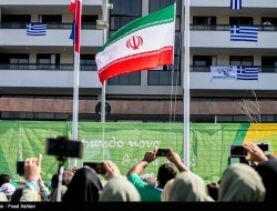 پرچم ایران و کمیته بین‌المللی پارالمپیک به حالت نیمه افراشته در آمد/ یک دقیقه سکوت در اختتامیه