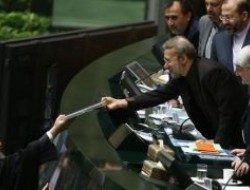 پیشنهاد دولت برای حذف یارانه ۳۰ میلیون ایرانی/ افزایش قیمت آب و قیمت خرید سربازی/ عوارض خروج از کشور سه برابر شد