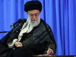 امام خامنه‌ای: مسئولان باید امکانات گسترده خود را در خدمت دعوت به نماز بگذارند