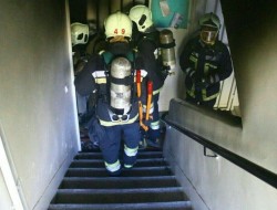 نجات ۴۰ نفر از ساکنان ساختمان ۹ طبقه در شهرک اکباتان