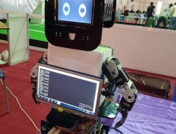 ساخت ربات‌های تعاملی برای آموزش زبان انگلیسی به فراگیران