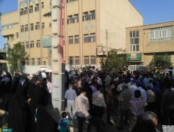 تجمع اعتراضی مردم قم در مقابل دفتر رئیس مجلس شورای اسلامی/ با لایحه ننگینFATF مخالفیم