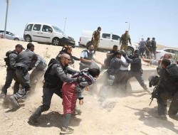ضرب و شتم و خلع حجاب زنان فلسطینی توسط پلیس رژیم صهیونیستی