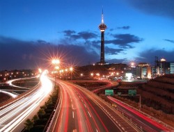 بررسی زیرساخت‌های تبدیل‌ تهران به "شهر هوشمند" و تحقق تبادل دوسویه انرژی