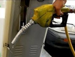 دو نرخی کردن بنزین بهترین راه است