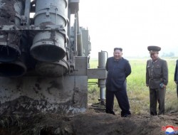 کره‌شمالی از آزمایش «یک پرتابگر موشک چندگانه بسیار بزرگ» خبر داد