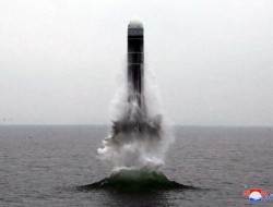 کره‌شمالی آزمایش موشکی از زیردریایی را تایید کرد