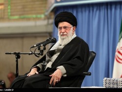 امام خامنه‌ای:‌ وظیفه مداحان مدیریت شادی و عزای جامعه است
