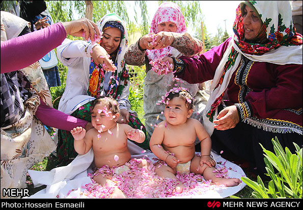 ششمین جشنواره سنتی گل غلتان کودکان