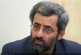 سلیمی نمین: هاشمی نمی تواند از ضعفهای احمدی نژاد استفاده کند چون ضعف احمدی نژاد دقیقا همان جایی است که شبیه هاشمی شده است.