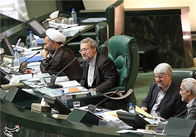 انتقاد لاریجانی از رایزنی خارج از مجلس نمایندگان و وزرای پیشنهادی