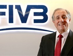 گراسا بدون رأی‌گیری تا سال ۲۰۲۴ رئیس FIVB باقی ماند