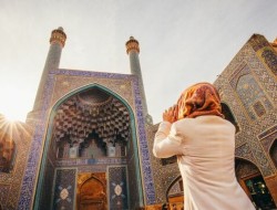 سفر به ایران با حجاب از دیدگاه روزنامه‌نگار فرانسوی