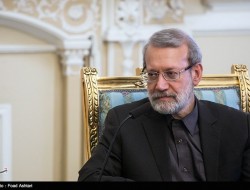 لاریجانی: آمریکا مانند "لات‌‌ها" در صحنه بین‌المللی عربده‌کشی می‌کند