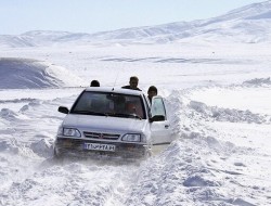 برف راه ارتباطی 70 روستای پاوه را بست