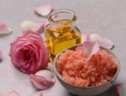 فواید روغن گل سرخ برای بدن